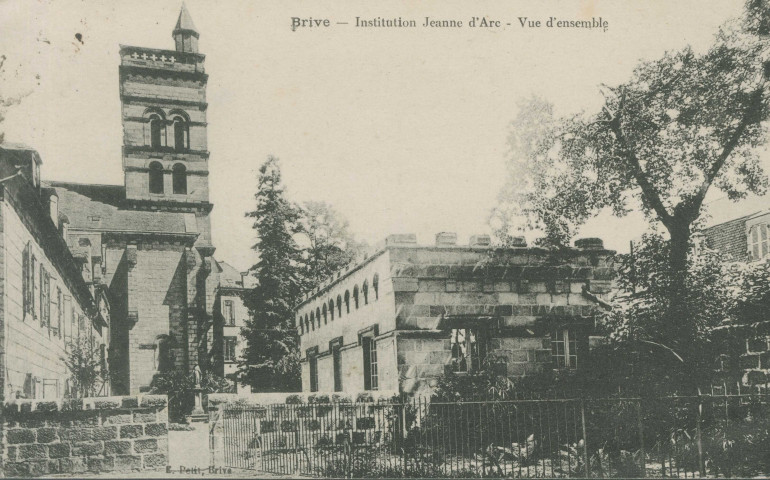 Brive-la-Gaillarde : "Brive - Institution Jeanne-d'Arc - Vue d'ensemble".
