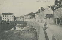 Tulle : "9 Tulle. - Le quai Valon.".