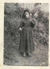 Jeune fille filant.