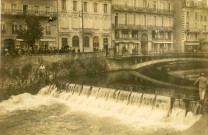 Surveillance du barrage du palais de justice afin de surélever le plan d'eau en vue de la fête nautique.