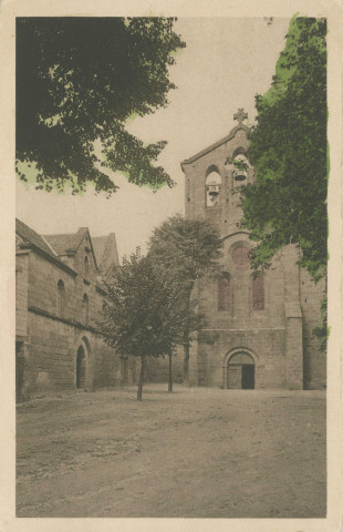 Aubazine : "Obazine (Corrèze) - Entrée de l'église et de l'abbaye".