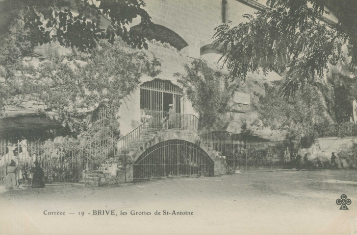 Brive-la-Gaillarde : "Corrèze - 19 - Brive, les grottes de St-Antoine".