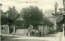 "71. - Corrèze. - Brive. - Place de la Halle".
